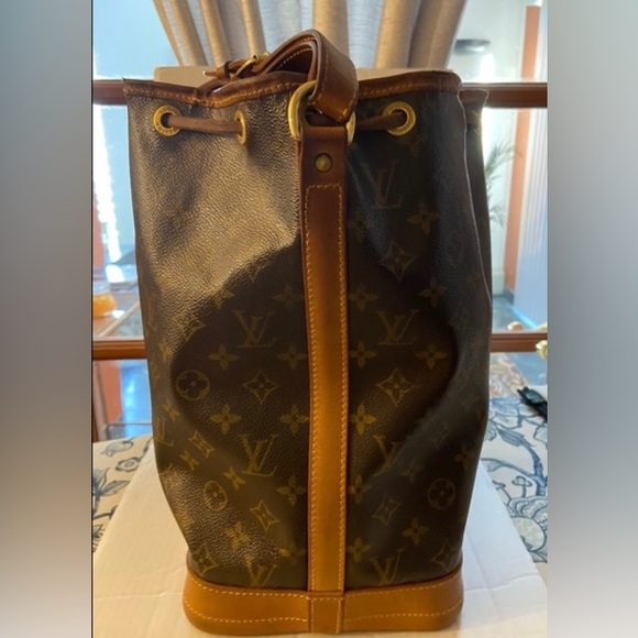 Luis Vuitton Brown Coated Bucket Bag - Picture 4 of 10